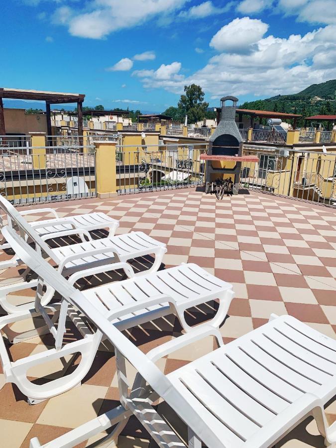 Anna'S House Solarium Terrace Apartment ปิซโซ ภายนอก รูปภาพ